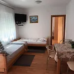 Apartment Mm *